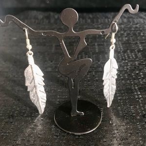 Silver Tone Feather Earrings Fish Hook Dangle Long Native Lightweight